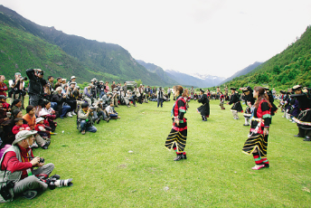 珞巴族的傳統(tǒng)節(jié)日,珞巴族的風(fēng)俗慣